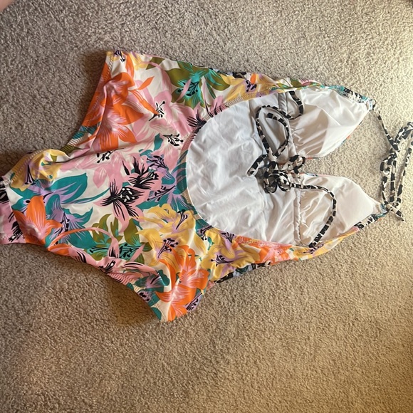 Nordstrom swimsuit/bathing suit - Picture 5 of 6